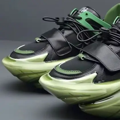 

Winter 2025 Breathable, Durable, Slip-Resistant Walking Shoes Featuring exceptional traction and lightweight construction Very g