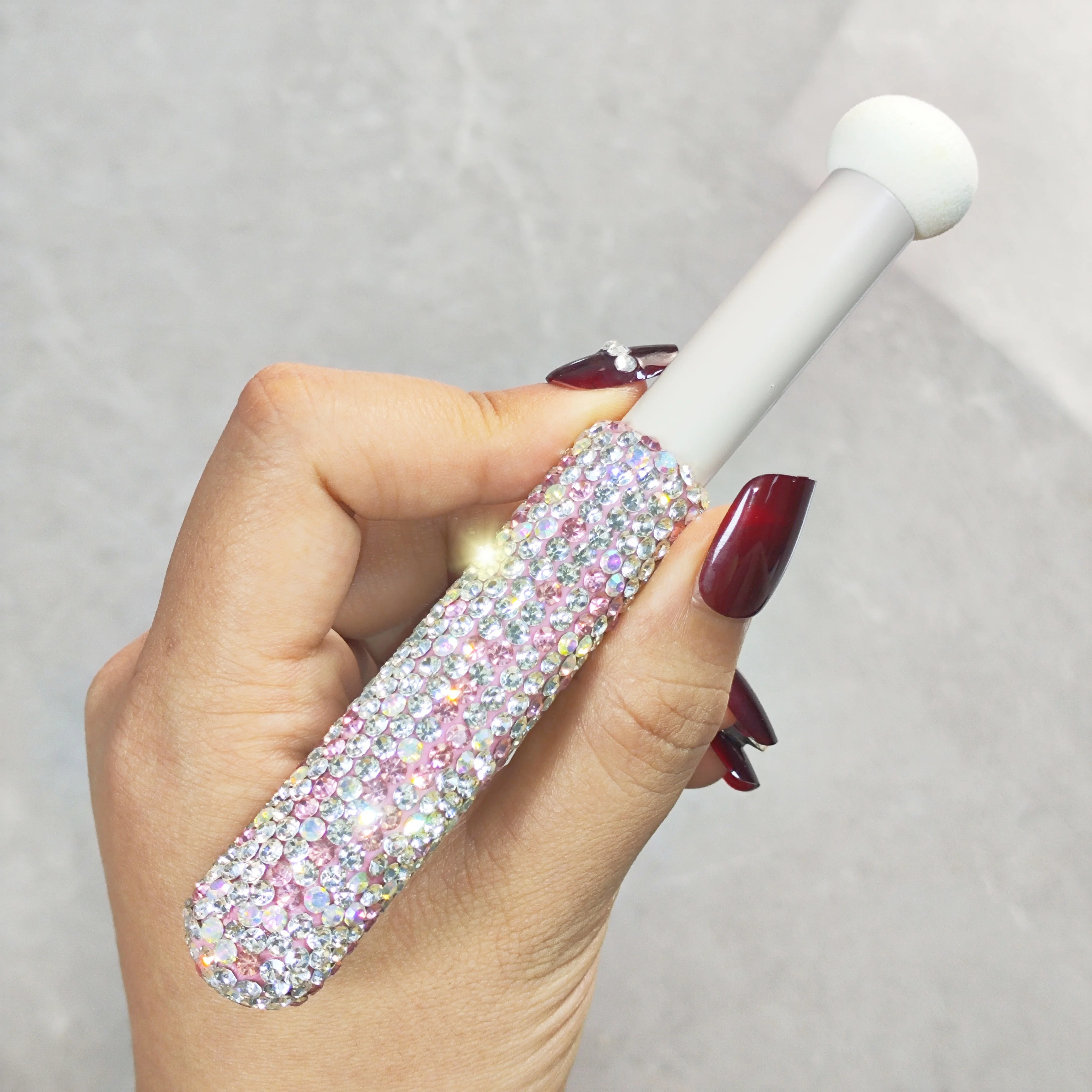 فرشاة كونسيلر ذات رأس مستدير على مستوى مظهر عالي، فرشاة إسفنجية صناعية غير مؤلمة برأس صغير