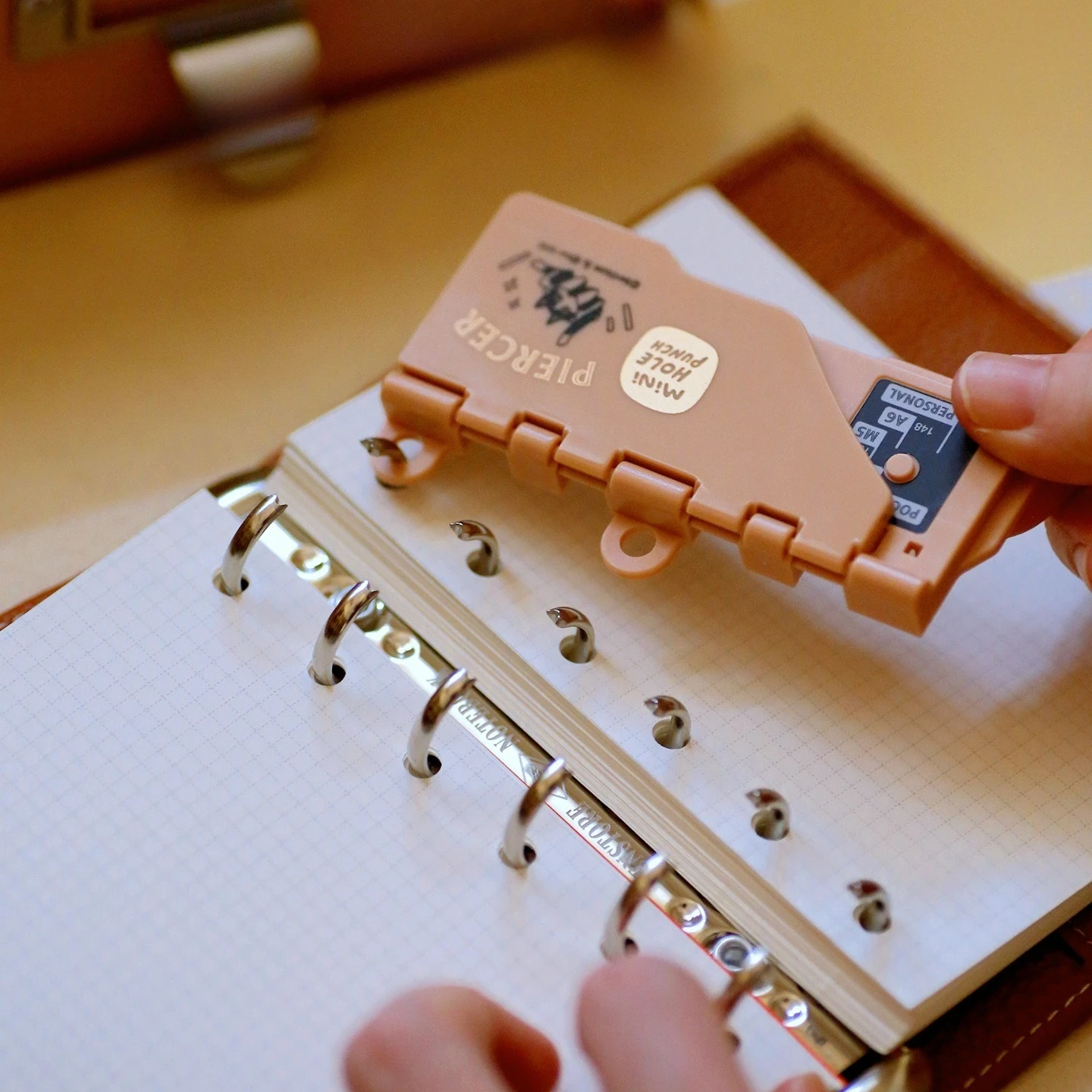 Card Punch 3-hole 4mm Loose-leaf Notebook M5/A7/A6 with Hanging Holes Can Be Put Into Loose-leaf Storage Portable Punch.