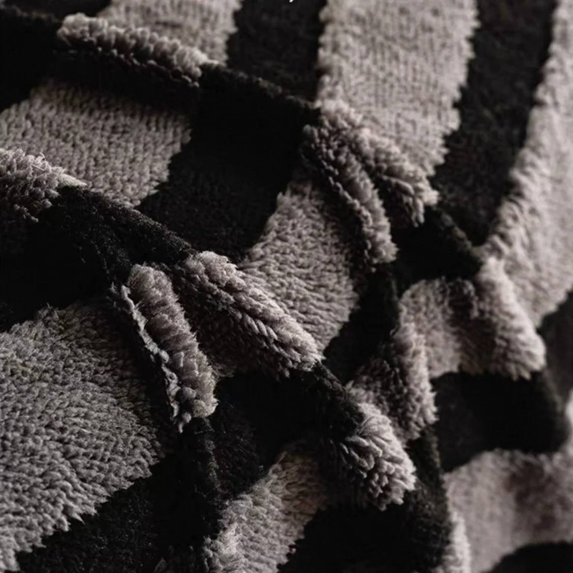 1pc Zebra Stripes Jacquard Contrast Colour Warm Fleece Sofa Towel, Sofa Winter Leisure Blanket for Living & Bed Room Decor