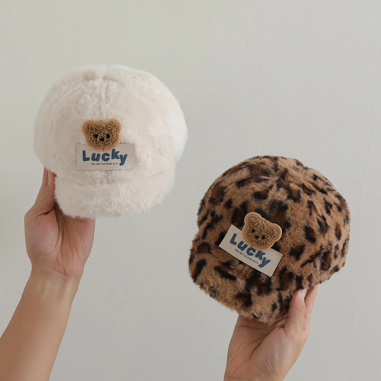 

Зимняя теплая детская бейсболка с мультяшным медведем для маленьких мальчиков и девочек, шляпа от солнца, милые леопардовые детские кепки с утиным языком для малышей