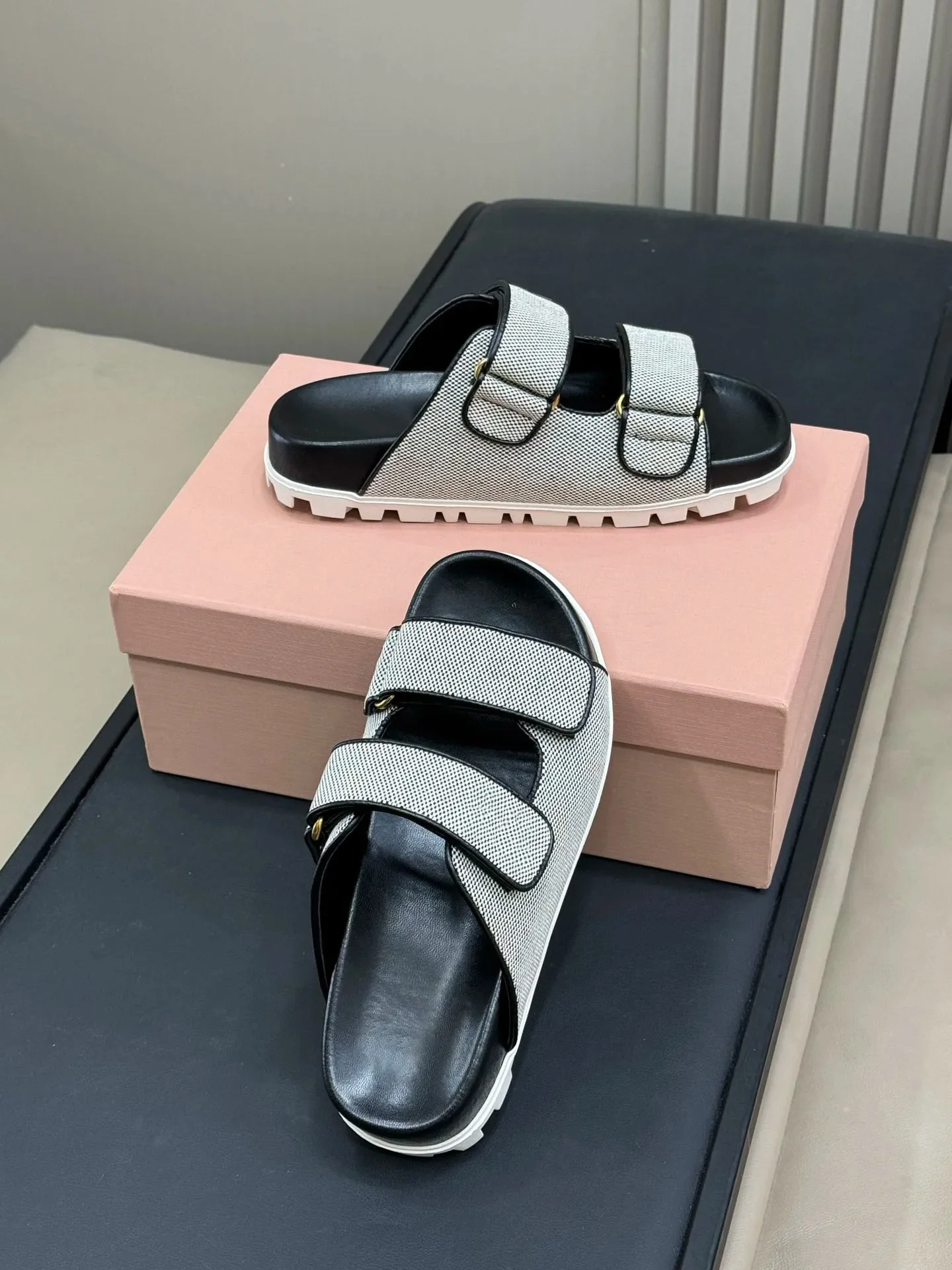 

Women's Shoes Beige brandy Canvas Slides