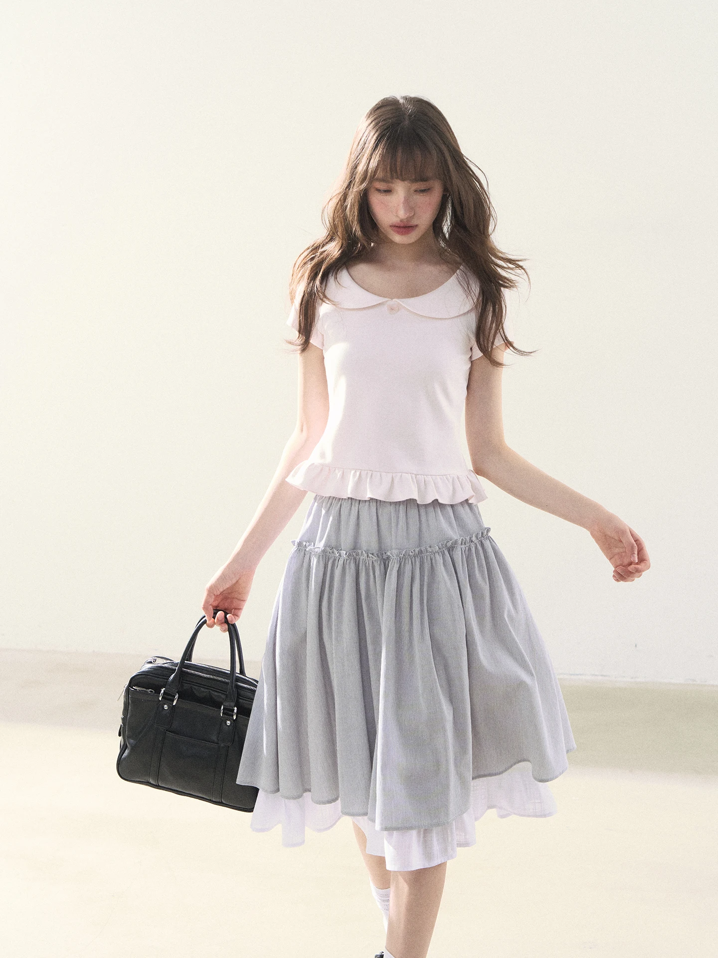 

Милая женская розовая летняя футболка с коротким рукавом, со встроенным бюстгальтером, с узлом, в стиле школьной формы, приталенная