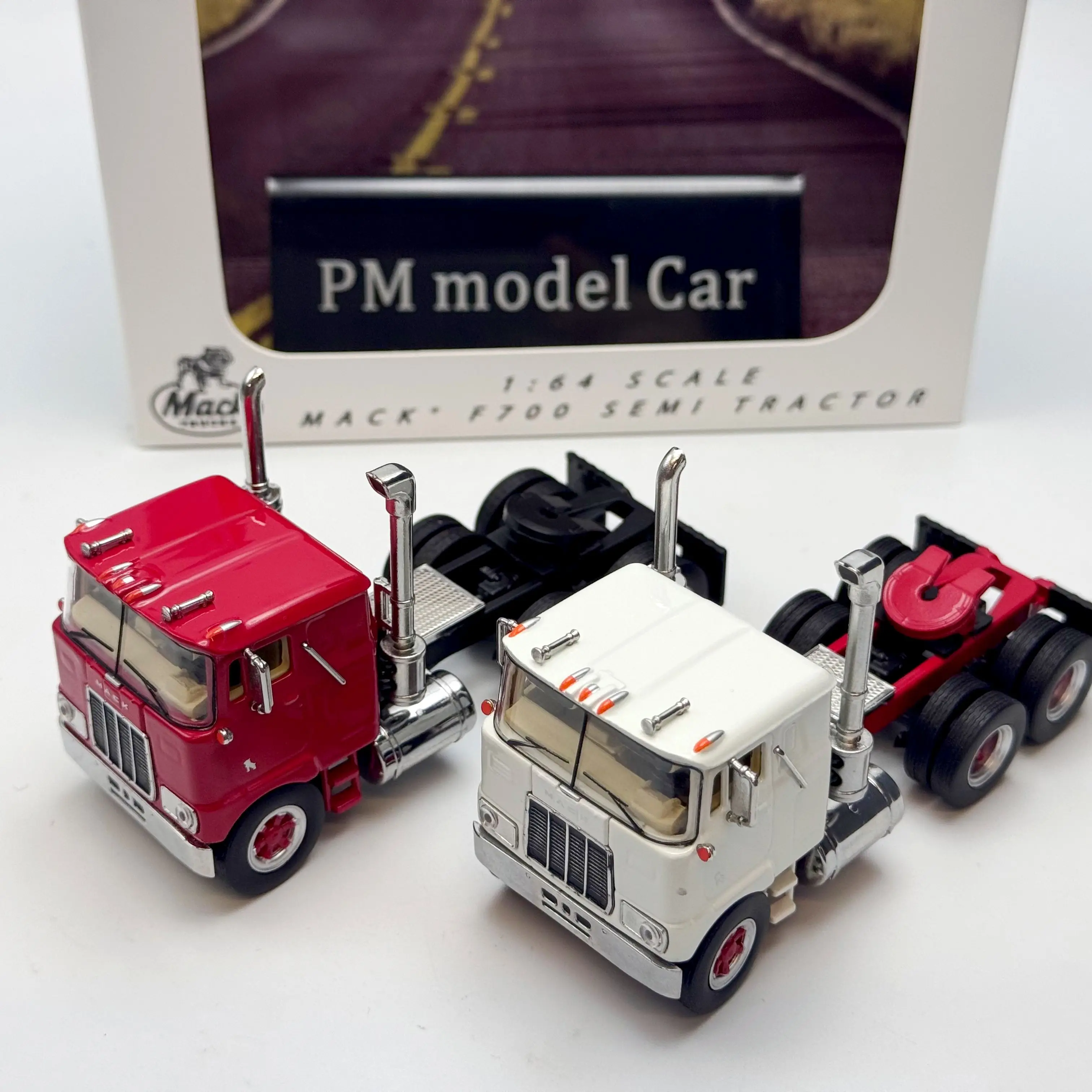 Mack F700 1:64 1962 Trailer Truck Top Shelf New Color Alloy Diecast Model Car Collectible