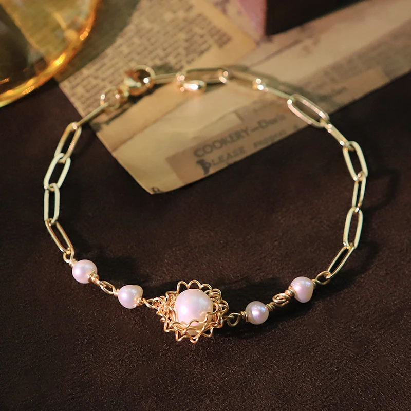 

Flower Natural Freshwater Pearl Paperclip Chain Bracelet Handmade Design Classic Bracelet Women's Jewelry GB1354