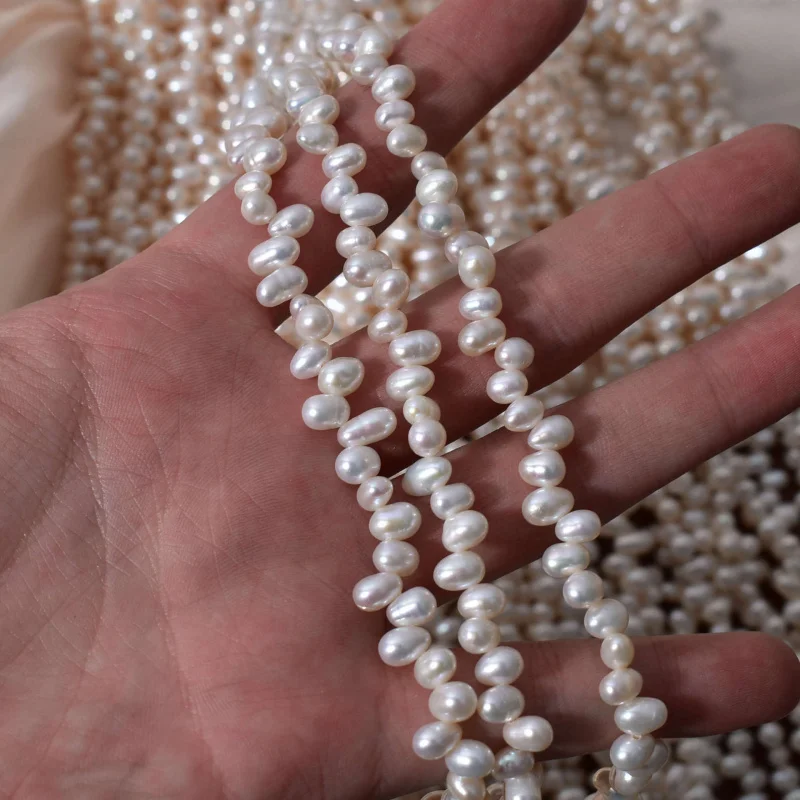 

Strong Light Pseudo-Ginseng Side Hole about Bead4-5mmNatural Fresh Water Stringed Pearls HandmadediyWholesale Semi-finished Neck
