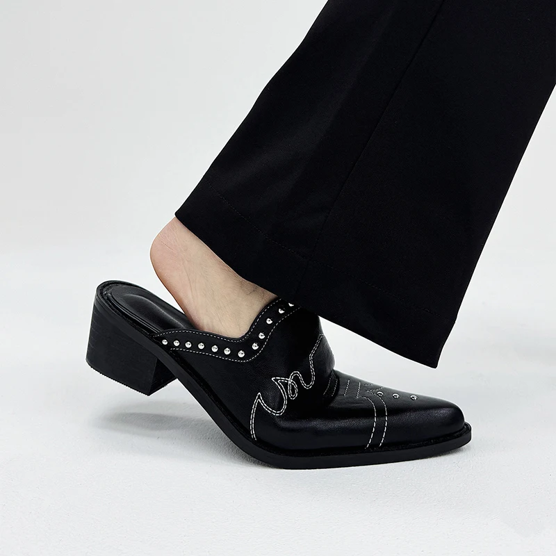 

Spring and summer embroidered slippers new men's and women's pointed slip in rivet Mueller shoes casual business leather shoes
