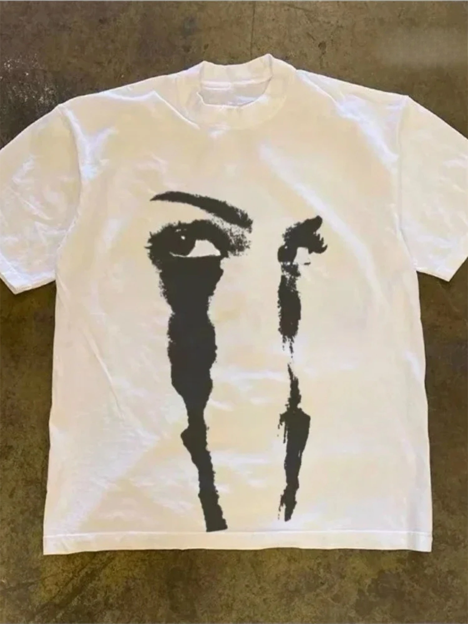 Vintage Retro Women T Shirt Disappear Face Crying Eyes Graphic Streetwear Men Oversize Tee Summer Breathable Comfortable Top