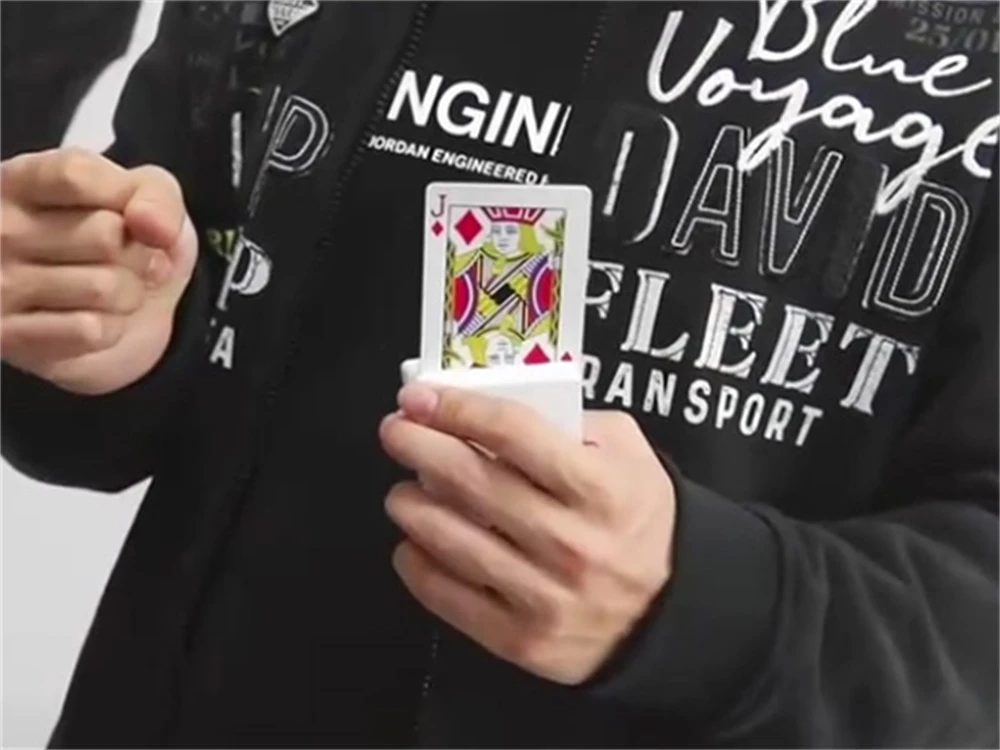 Flip Change Magic Tricks Wrong Card Changes to Chosen Card Easy Poker Magia Magician Close Up Illusions Gimmicks Mentalism Props