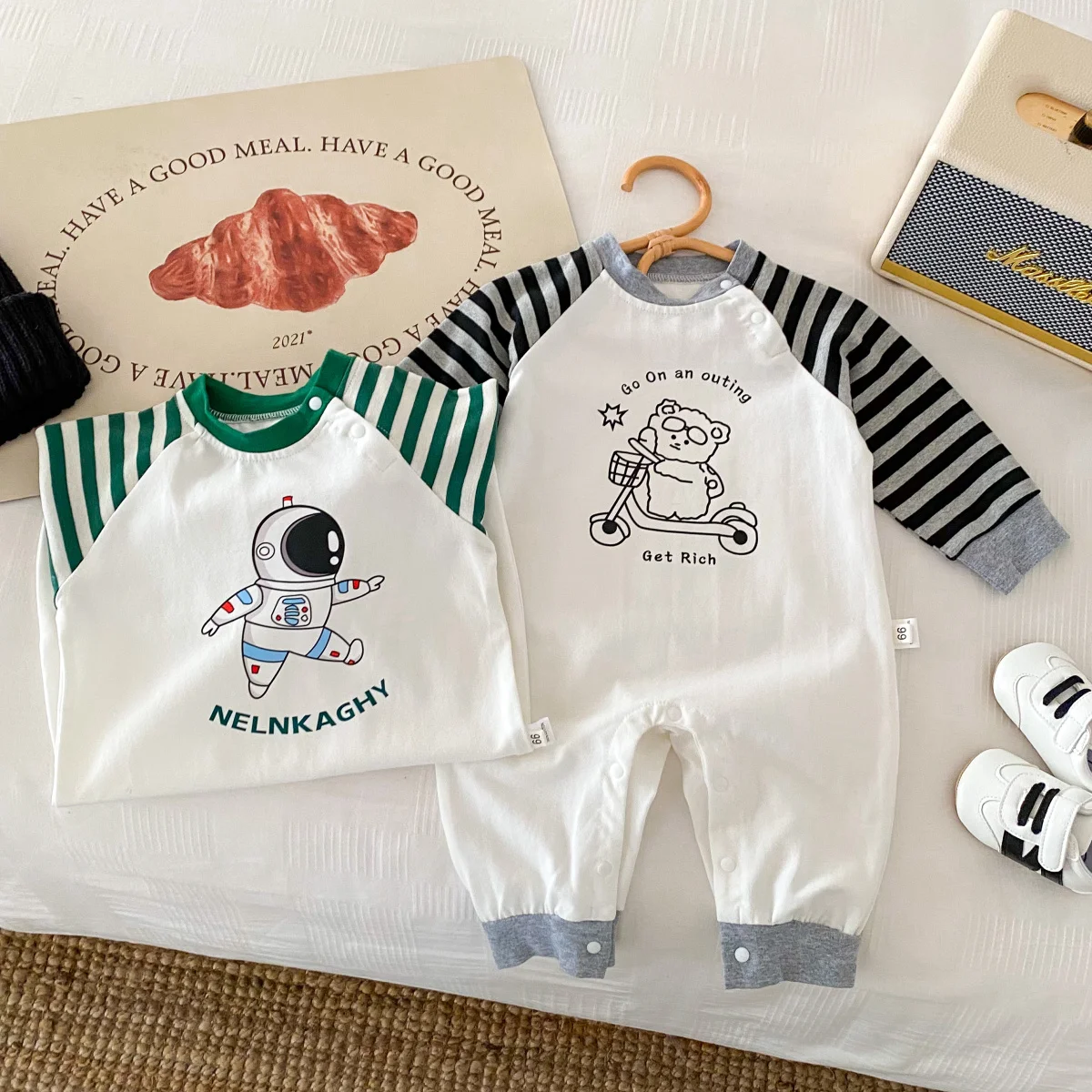 

2023 baby autumn clothes Newborn Baby Boys Striped Patchwork Cartoon Astronaut Print Jumpsuit Toddler Kids Cotton Romper New