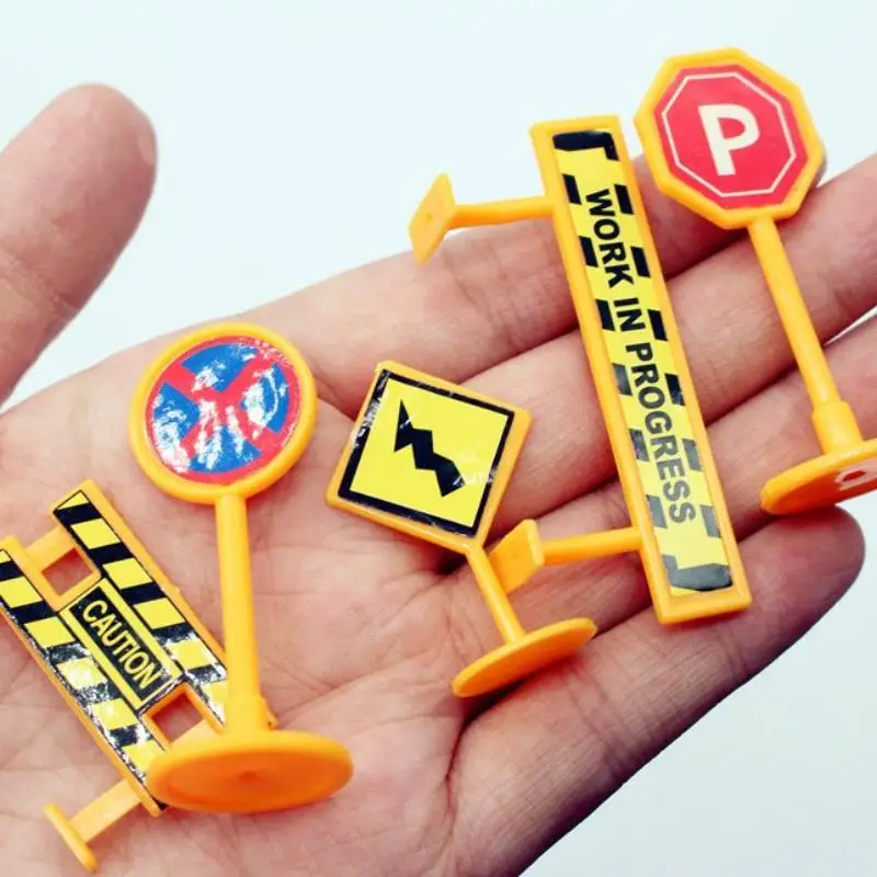 8 pezzi di cartello stradale per ingegneria cittadina per casa delle bambole, modello di traffico giallo, oggetto di simulazione, ornamento, giocattoli in miniatura, accessori per casa delle bambole