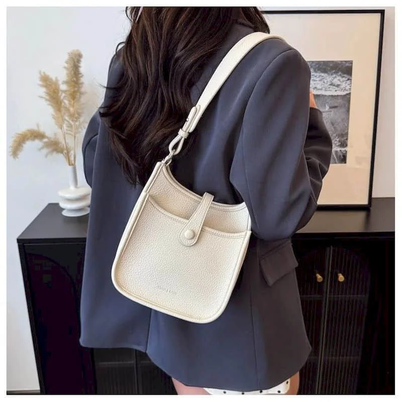

Shoulder Bags Korean Style Versatile Crossbody Bags Harajuku Lady High-capacity Luxury Leather Underarm Bags Hot Selling Item