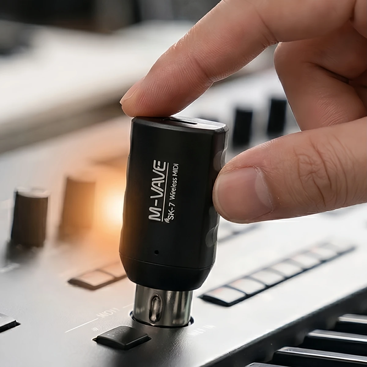 M-VAVE SK-7 Wireless MIDI Receiver & Transmitter 2.4GHz Rechargeable Adapter for Keyboard/Controller, USB-C Charging, 25H