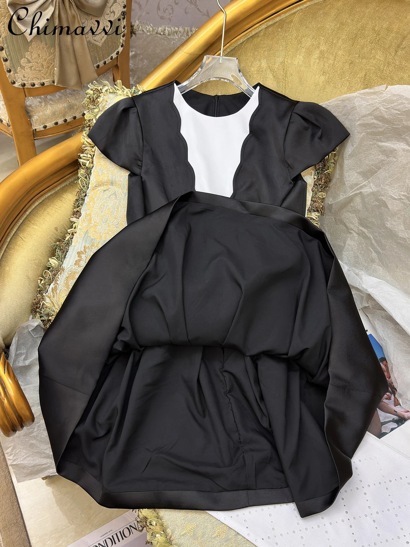 Summer Fashion Black and White Contrasting Color Waist Princess Dress French Bubble Sleeve Elegant Socialite Fashion Party Dress