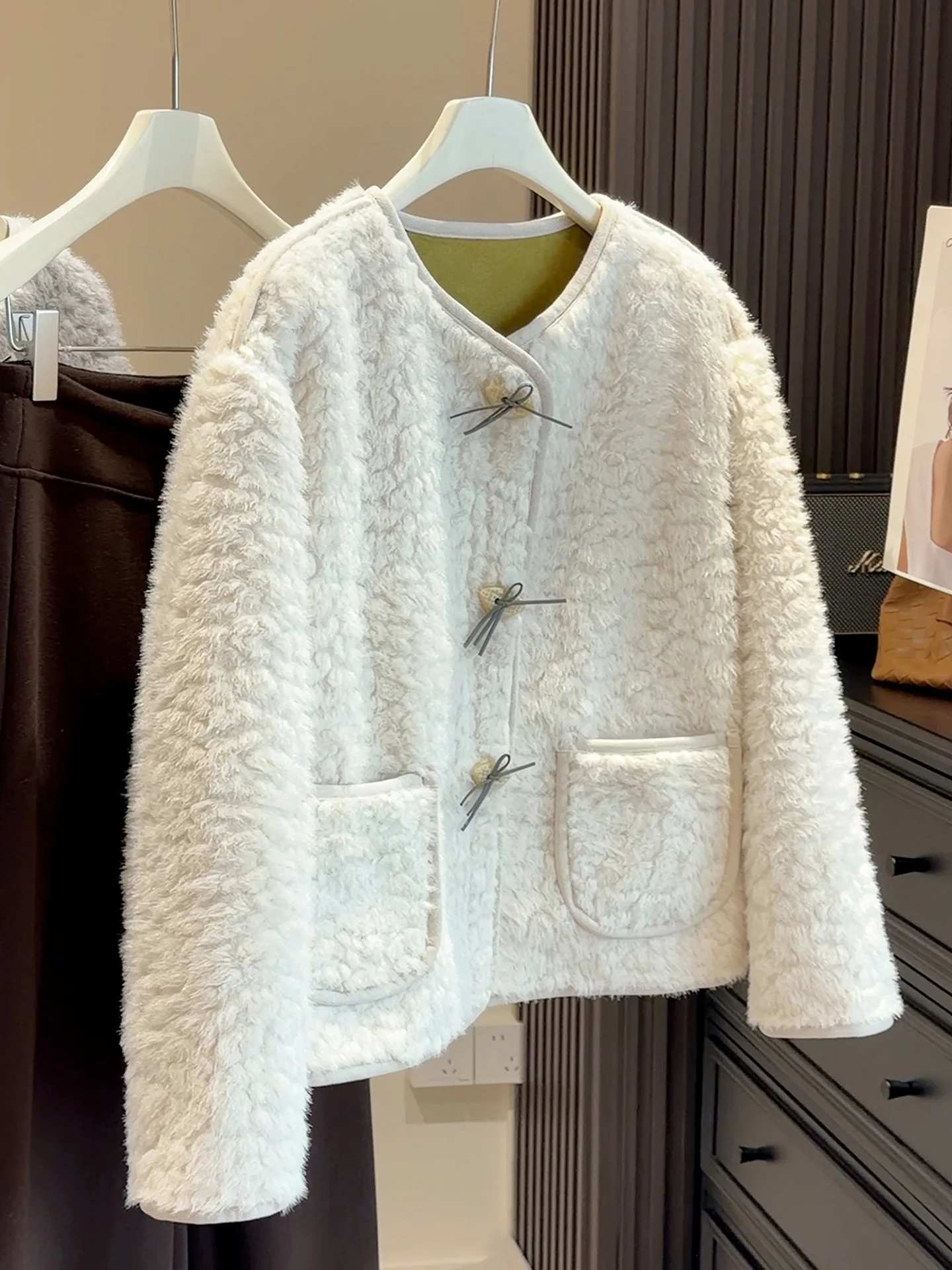 

Women's Autumn Winter Lamb Wooltweed Thickened Horn Button Petite Jacket Korean Sensibility Casual Warm Outerwear