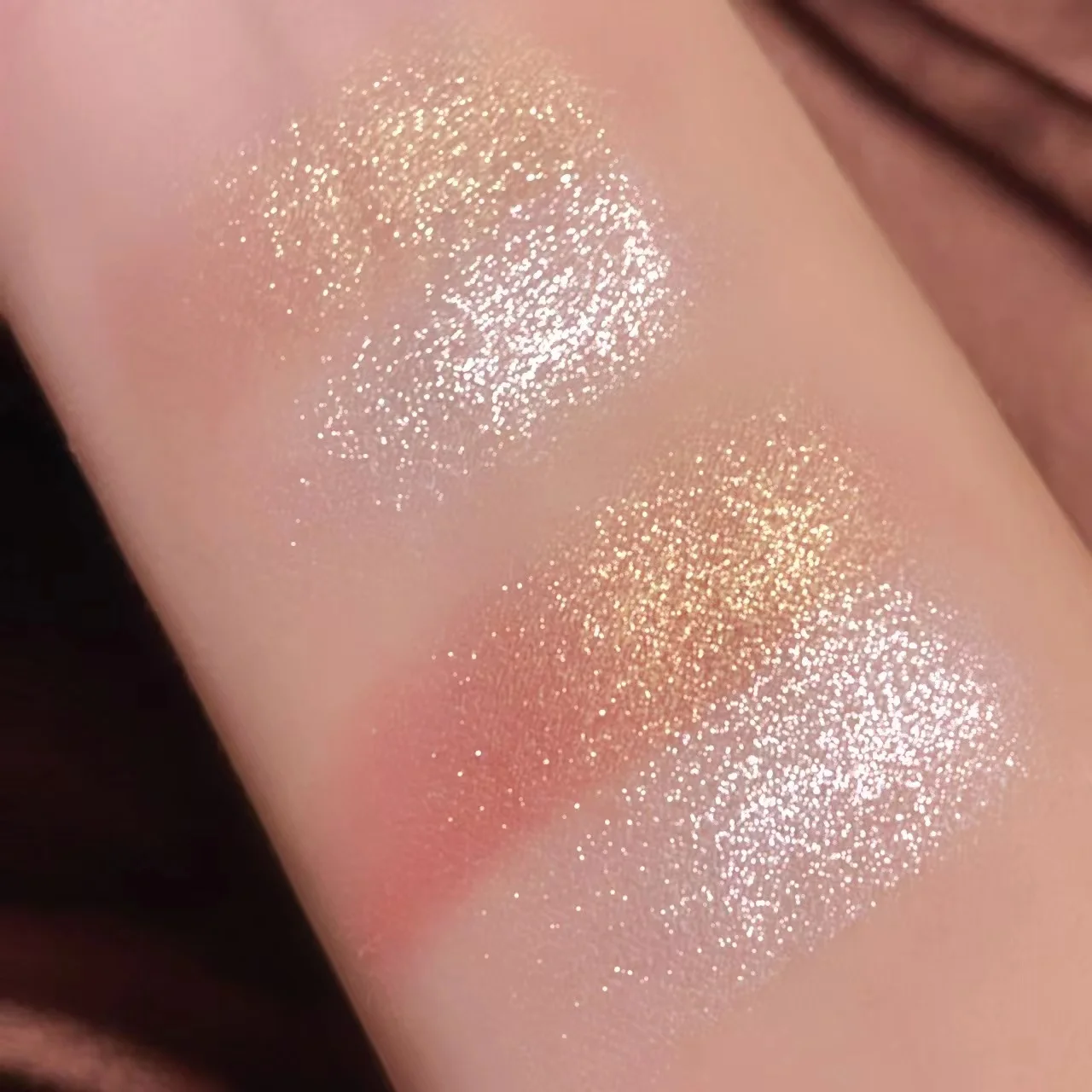 Double-layer highlight powder fine glitter pearlescent brightening contour three-dimensional natural glitter