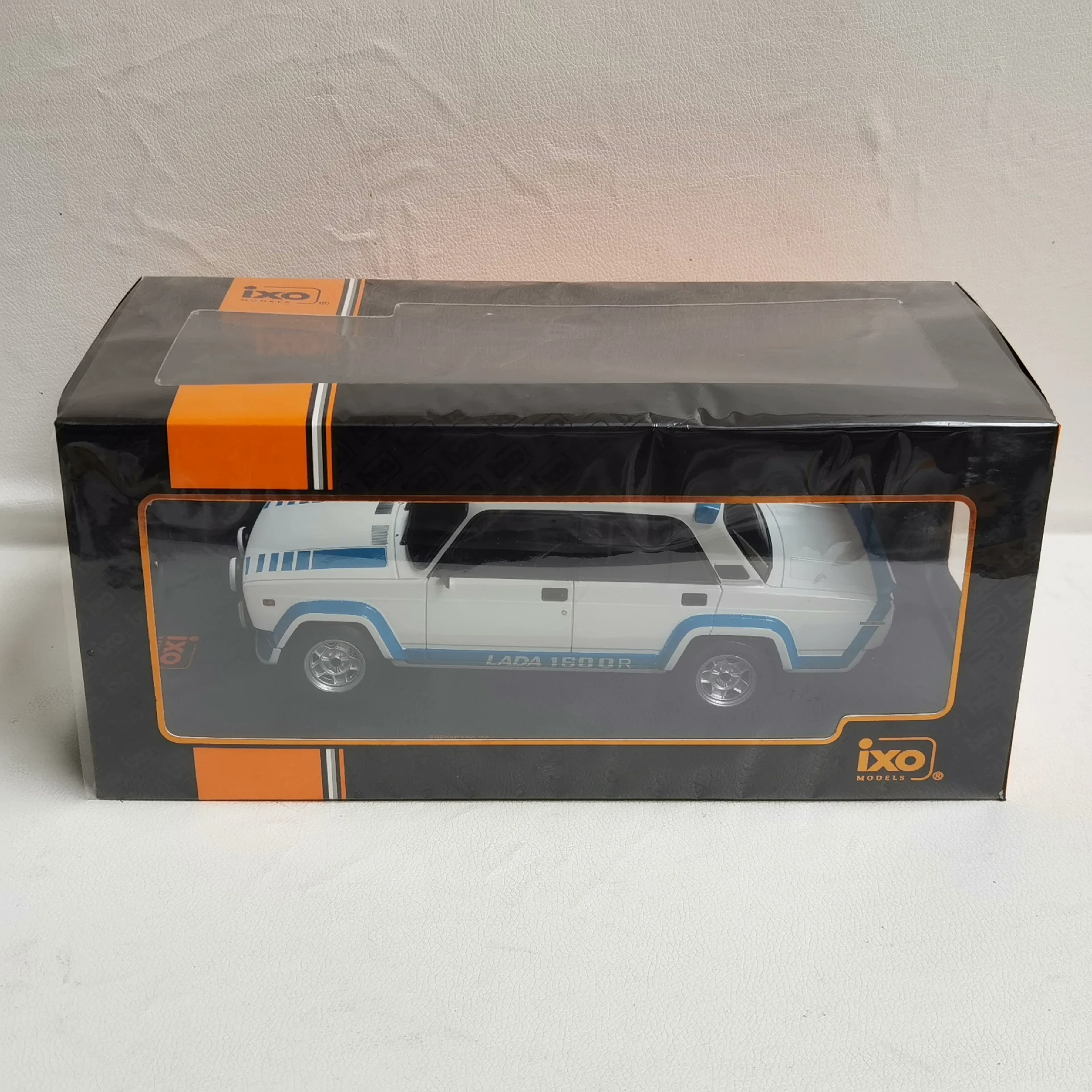 Diecast IXO 1/18 escala LADA 2105 VFTS 1983 Lada B2C2 modelo de coche de aleación