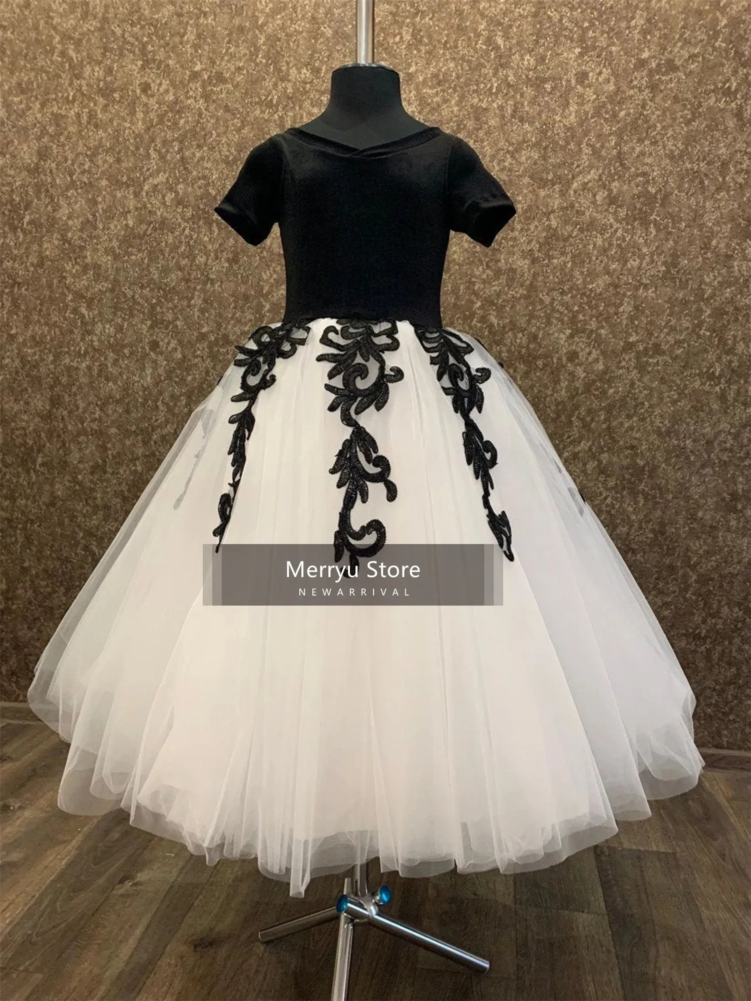 

2022 New Girl Princess Party Dresses Velvet Dress Kids Short Sleeve Flower Gils Prom Ball Gown