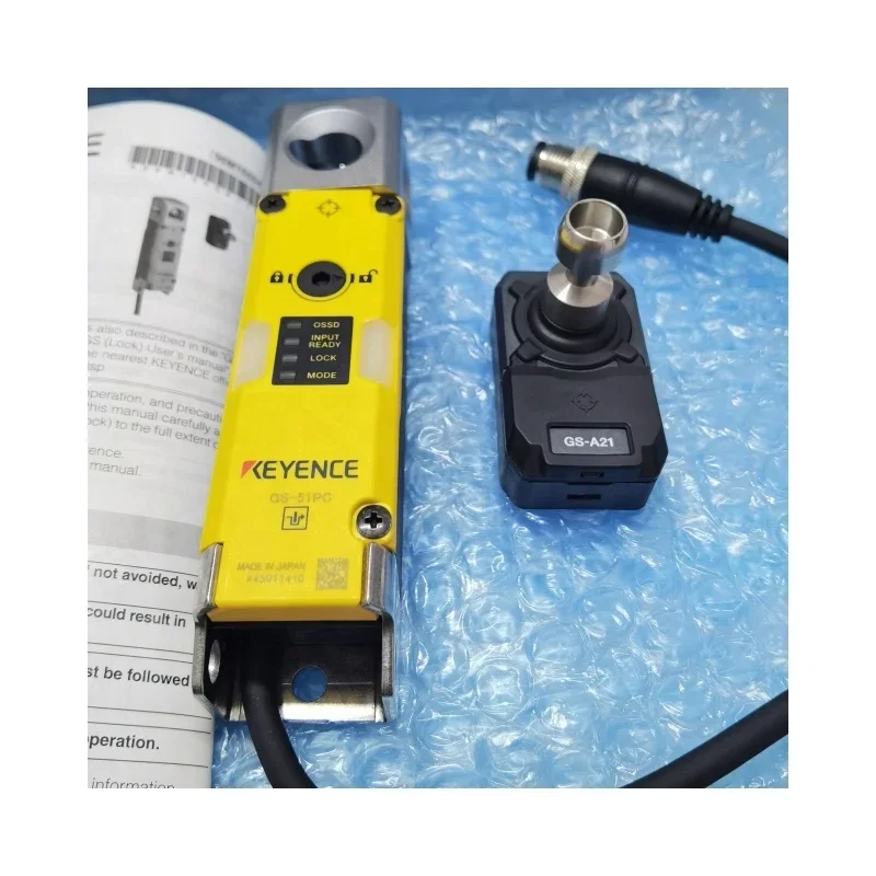 Keyence Power-to-release Standard Type PNP M12 Connector Type GS-51N5 Safety Interlock Switches