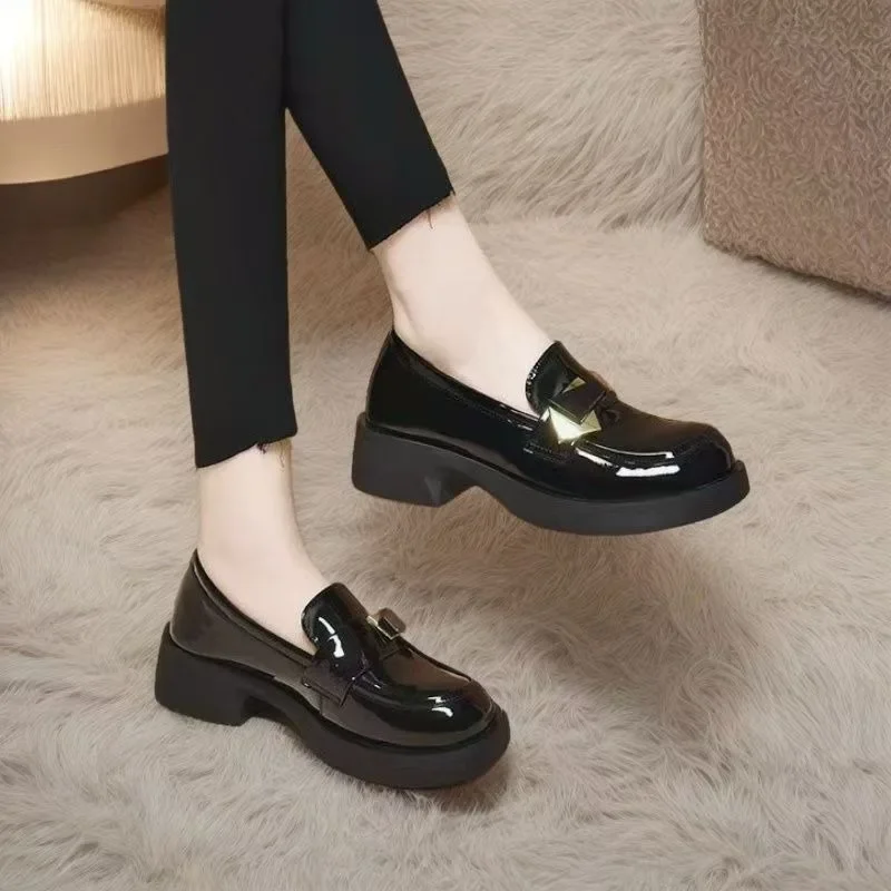 

Women's Patent Leather Black Platform Loafers Fashionable Black Formal Shoes Women's Comfortable Slip Flat Shoes Versatile