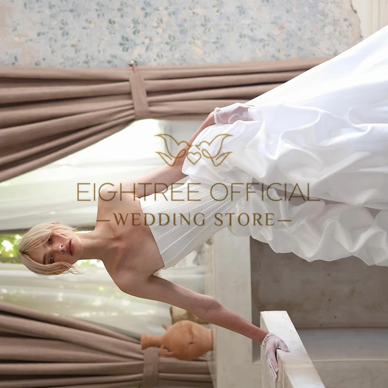 Eightree Frauen A-Linie Brautkleider Weiß Trägerlos Ärmellos Plissee Brautkleid Lange Hochzeit Ball Ballkleider Maßgeschneidert