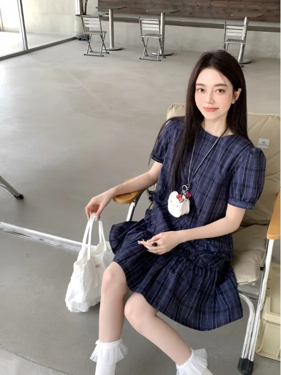 痩身ブルーチェック柄半袖ドレス女性の夏の新しい大きいサイズウエスト締め学校スタイルショートスカート韓国語バージョンバブルスリーブポリエステル繊維