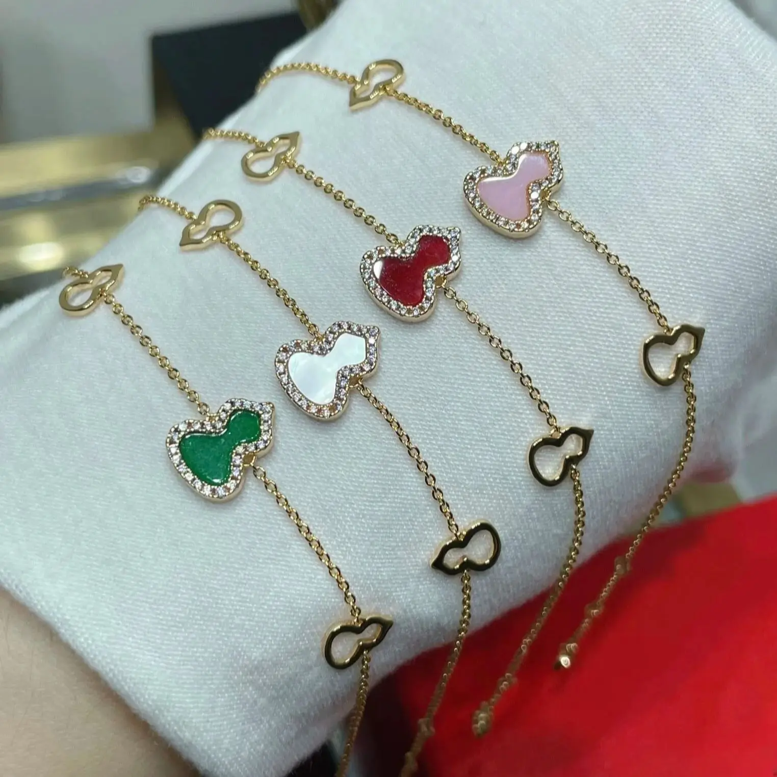 

Серебряный браслет 925 пробы в форме тыквы для женщин, с инкрустацией цирконом 5А, эмалью, дизайном «карабас», позолоченной цепочкой, модное ювелирное украшение, подарок для нее