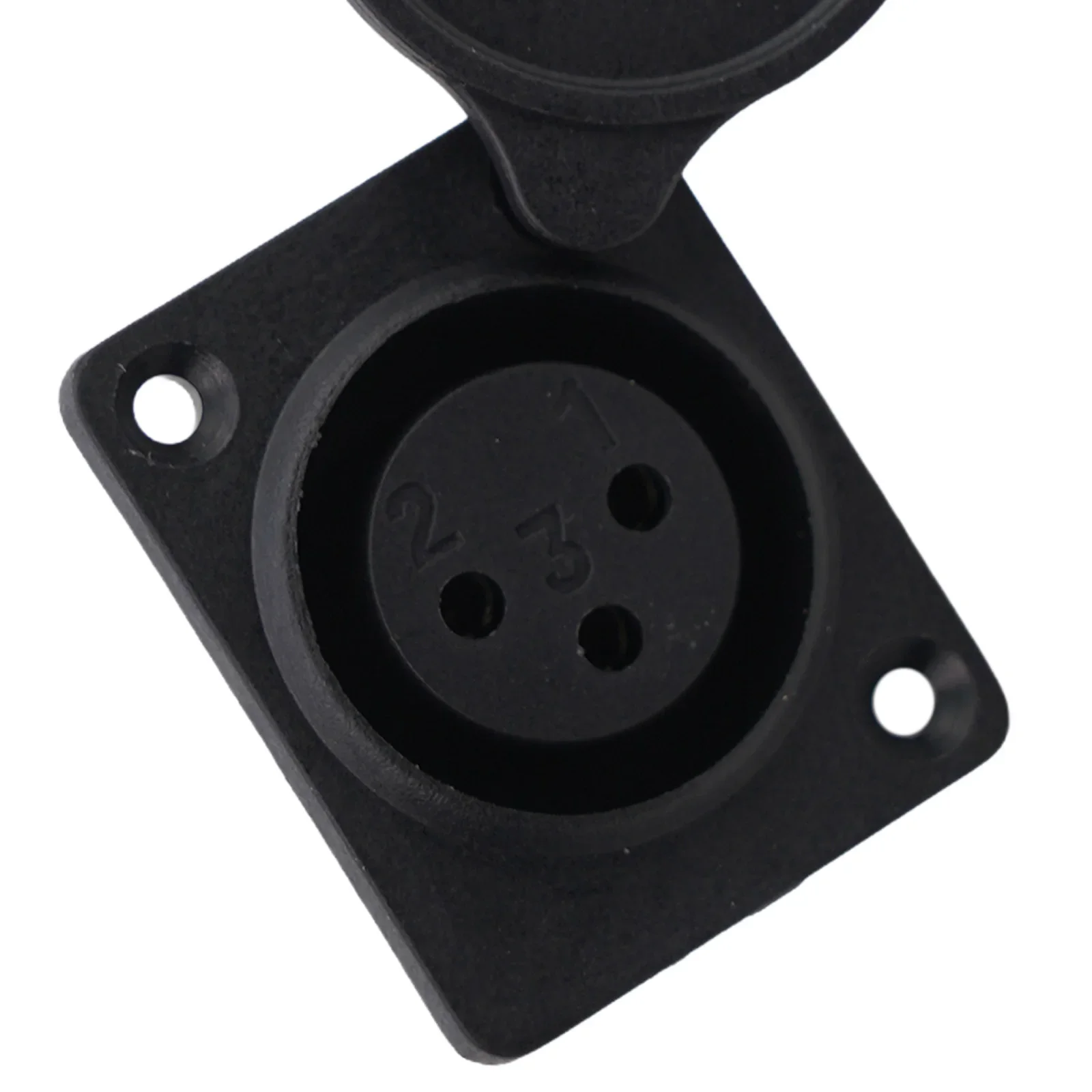 

XLR 3-pin Socket XLR 3 Pin Female Socket Connector with Welding Wire Perfect for Microphone Mixer and KTV Equipment