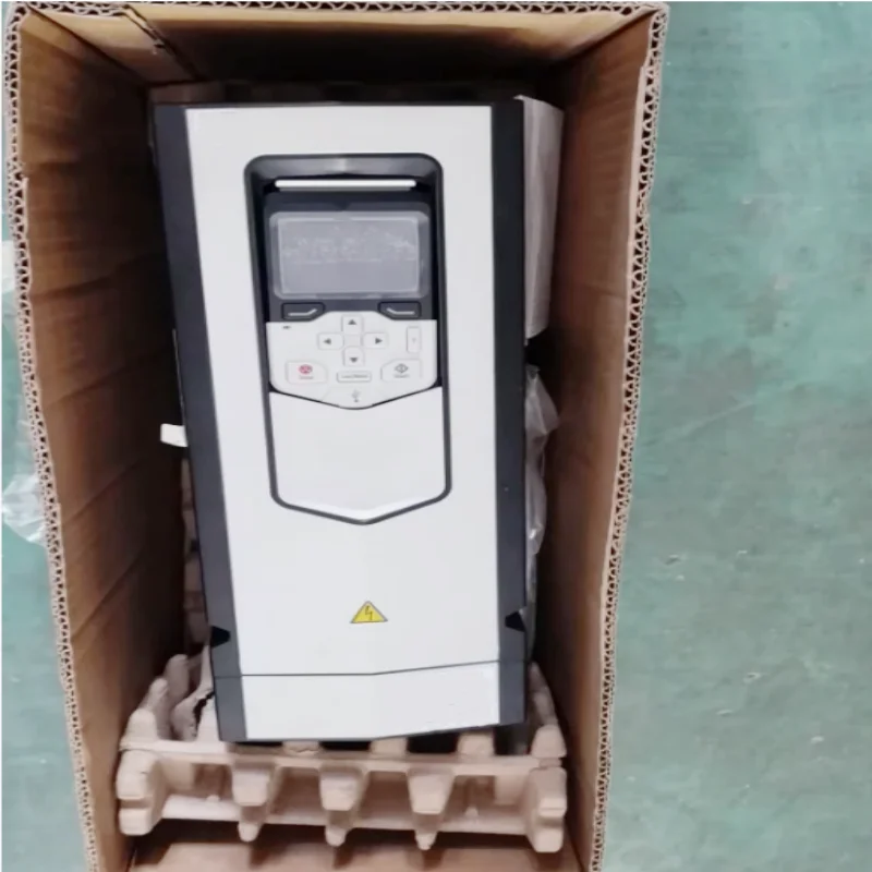 

Совершенно новый оригинальный привод переменной частоты ACS880-01-07A2-3 ACS880-01-05A6-3 ACS880-01-02A4-3 ACS880-01-03A3-3