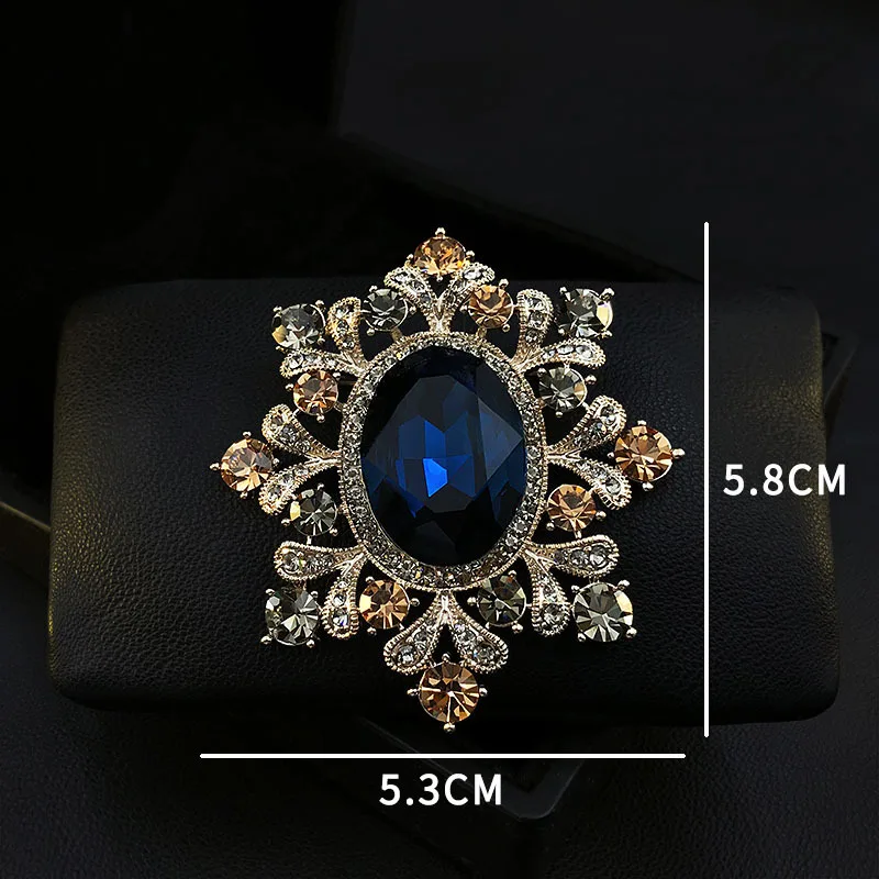 Retro Crystal Brooch Elegant and Dignified Gorgeous Women Pins Autumn and Winter Coat  Vintage Accessorie exquisite Badge Gift