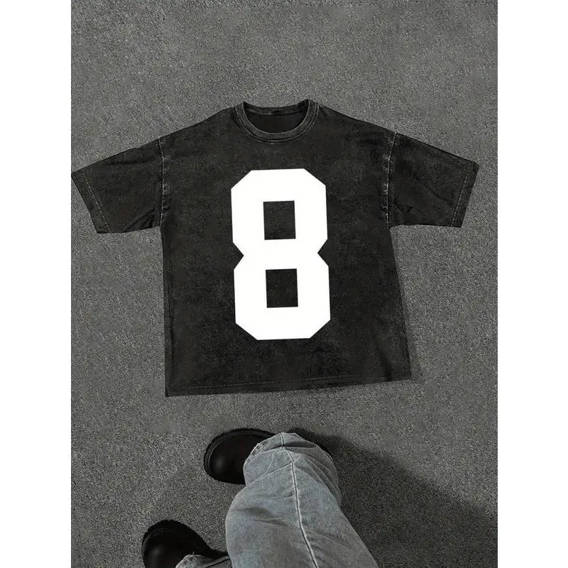 

"Vintage Number 8 T-Shirt for Women | Retro Jersey Style Graphic Tee | Baseball Football Sport Top | Streetwear Gift"