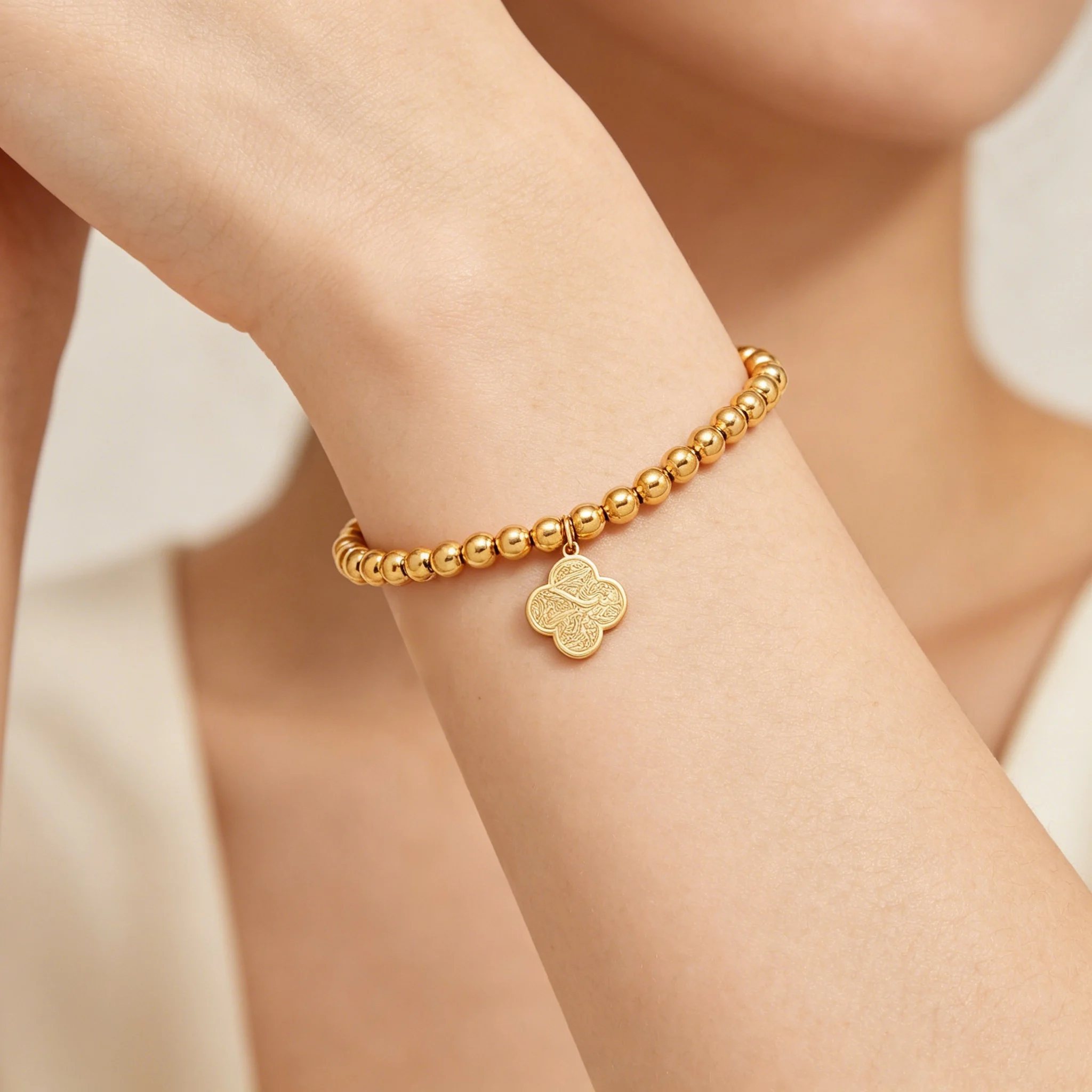 18K Gold Stainless Steel Bead Chain Bracelet, Elastic Beaded Chain with Four-Leaf Clover Arabic Pendant, Minimalist Style, Stackable, Waterproof Wrist Jewelry, Suitable for Women's Daily Wear, Parties, Birthday Gifts, Fashion Bracelet