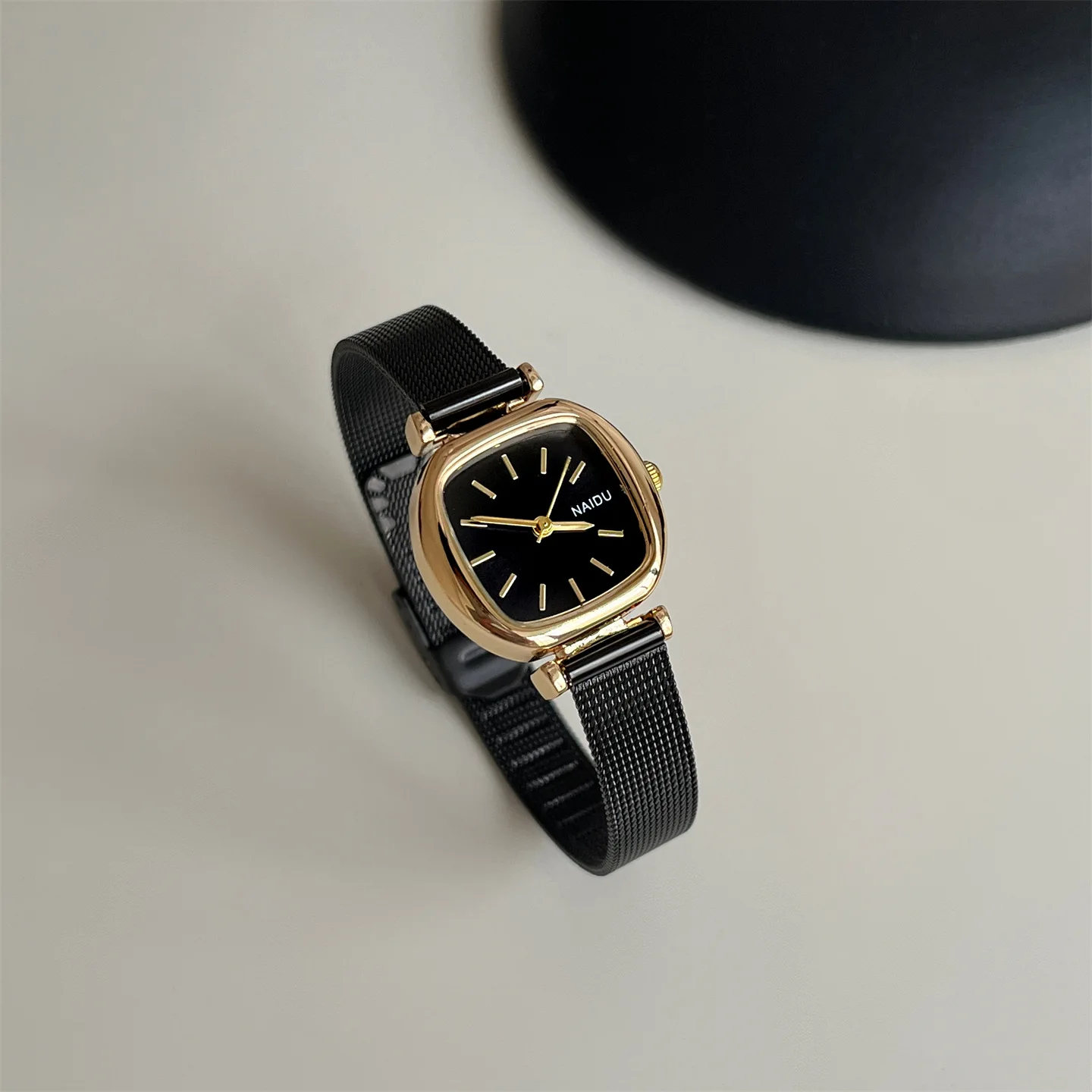 Luxury Black and Gold Mini Sugar Cube Watch for Women - Exquisite and Refined, Small Metal Mesh Strap, Women's Jewelry