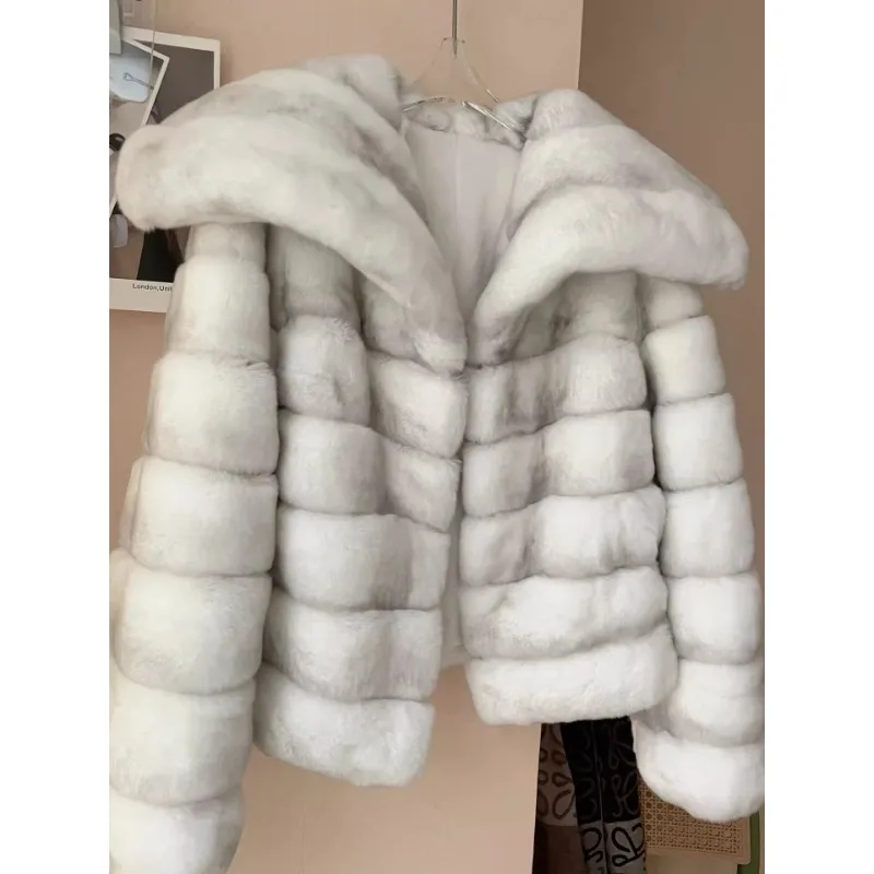 MiiiiiiX Casual Morbido Peluche Cappotto di Pelliccia Sintetica delle Donne Addensare Giacca 2024 di Inverno di Nuovo Modo Allentato Caldo Breve Tuta Sportiva Vestiti Femminili