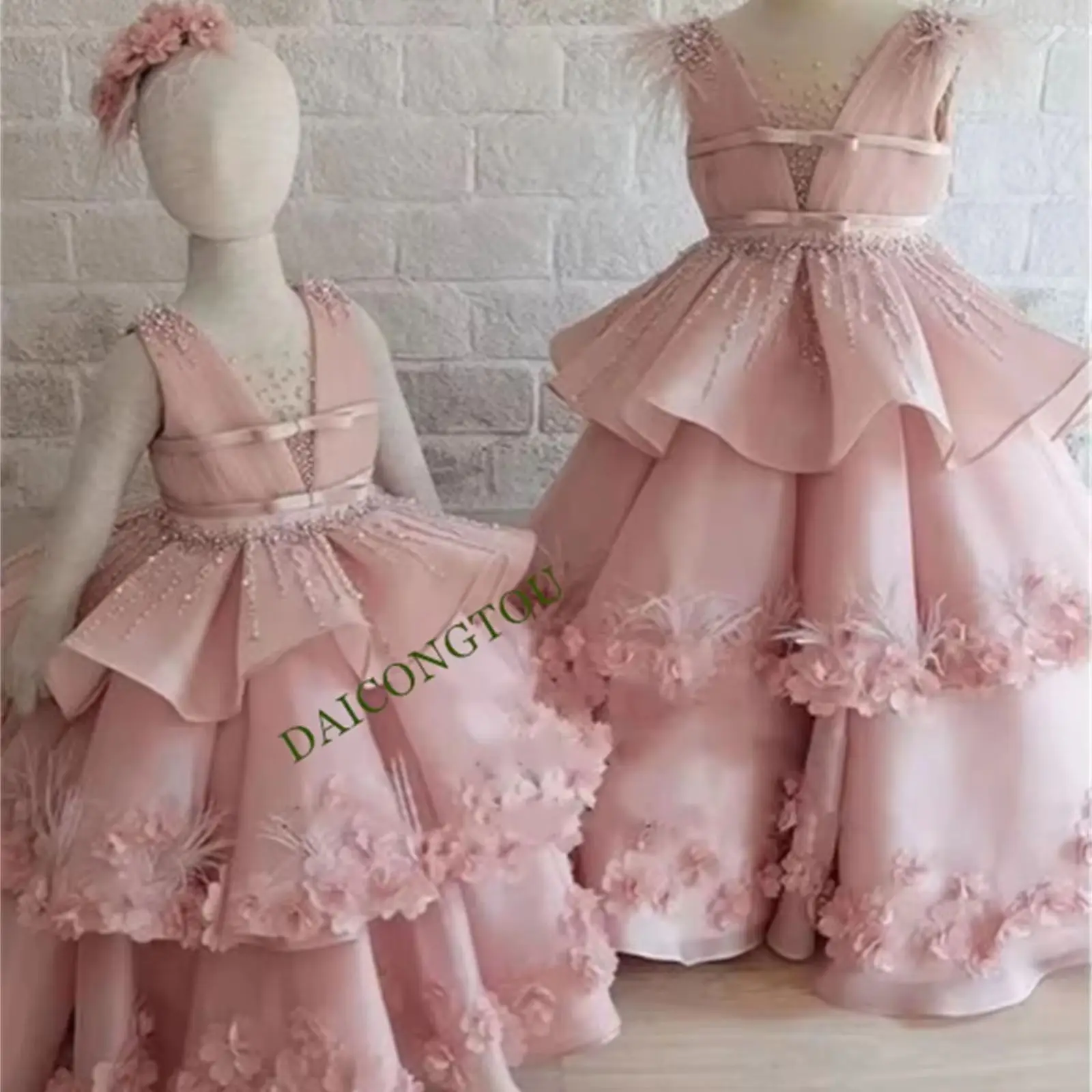 

CustomizedReal Picture Pink Girls Clothes Mother Daughter Party Gowns V Neck Ball Gown 3D Flowers Pearls Flower Girl Dress