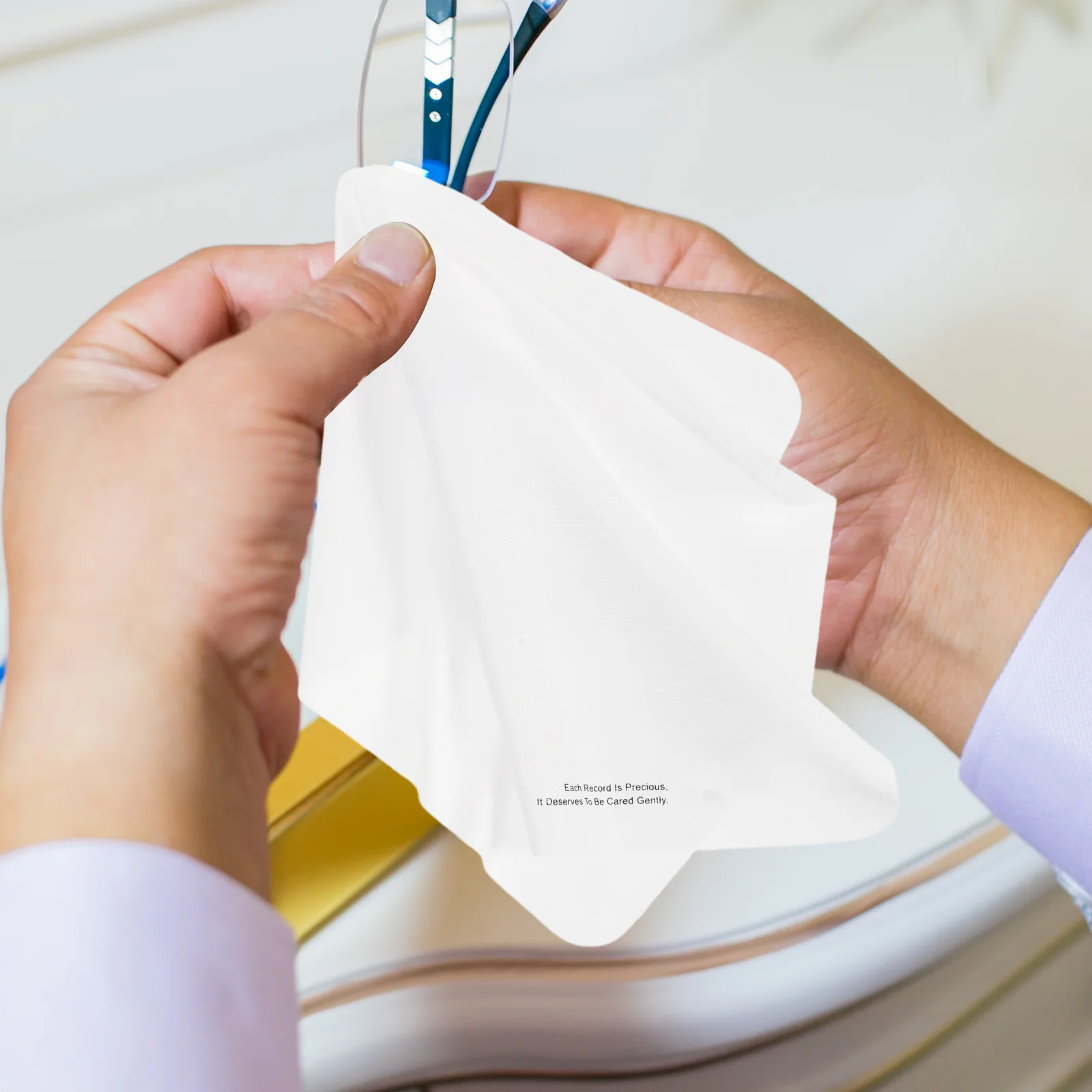 

5Pcs Microfibre Cleaning Cloth for Cd Vinyl Records Reusable Scratch Proof Soft Touch Washable Portable Cd Disk Cleaner Wipes