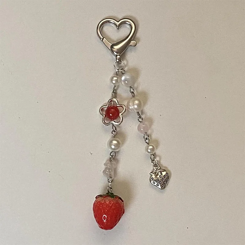 Strawberry heart-shaped key chain drop beaded cute keychain women 2023