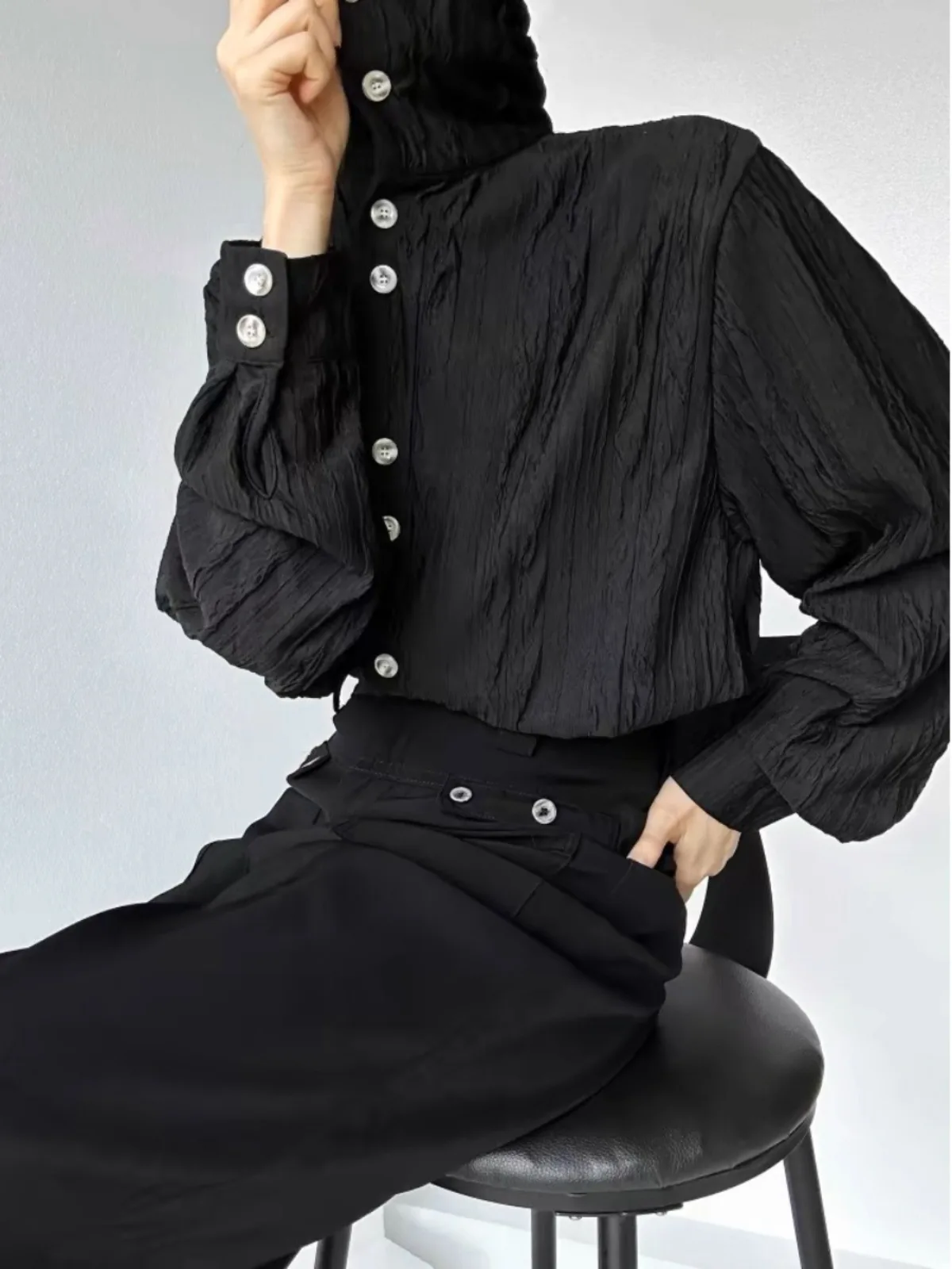 التجاعيد الملمس الإحساس القمصان للرجال الوقوف طوق كم طويل فضفاض قميص ربيع الخريف خمر الفرنسية موضة عادية