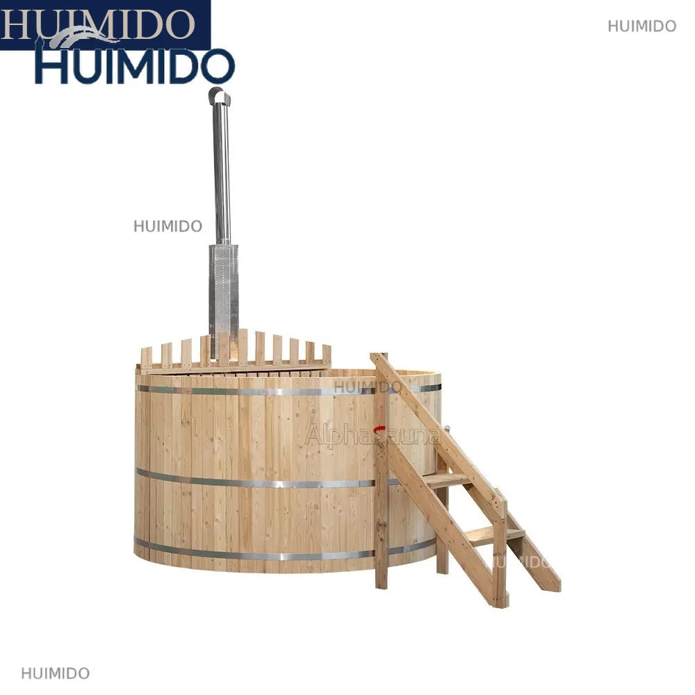 Outdoor wood fire heated bathtub, round wooden hydrotherapy Jacuzzi with built-in heater and steps, factory direct wholesale