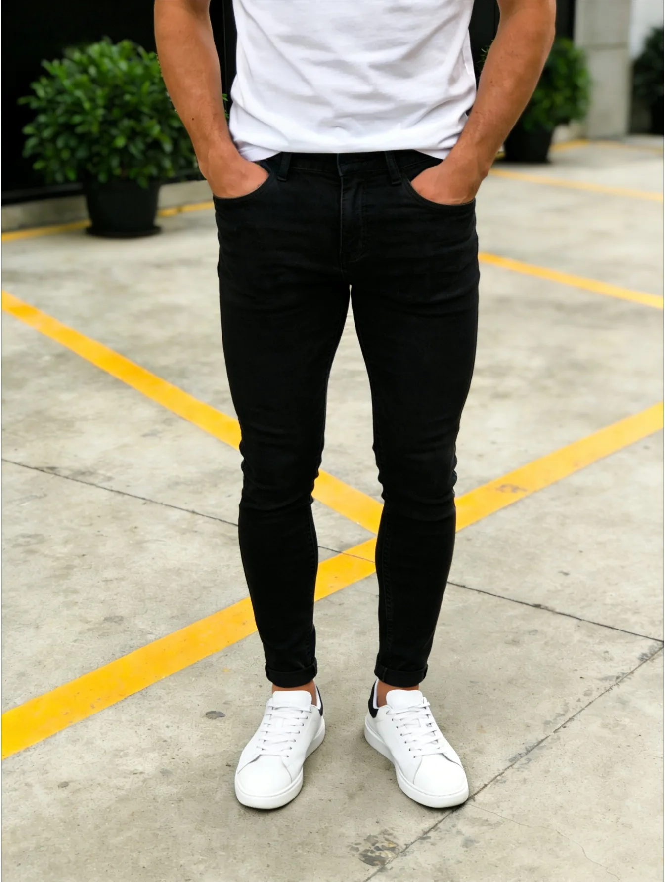 

Men's casual fashion denim trousers with a simple and casual style design, suitable for everyday all-season couples