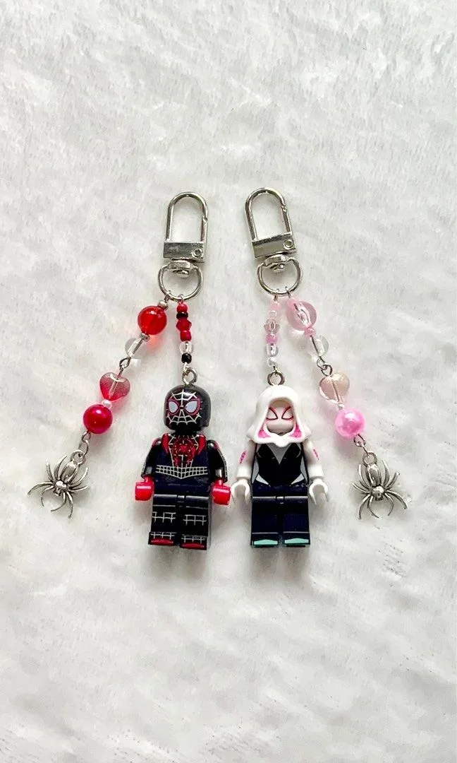 paired spider robot phone chain, Y2K
