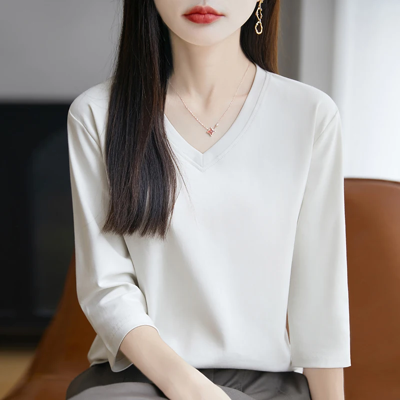 Nuan Bai Se