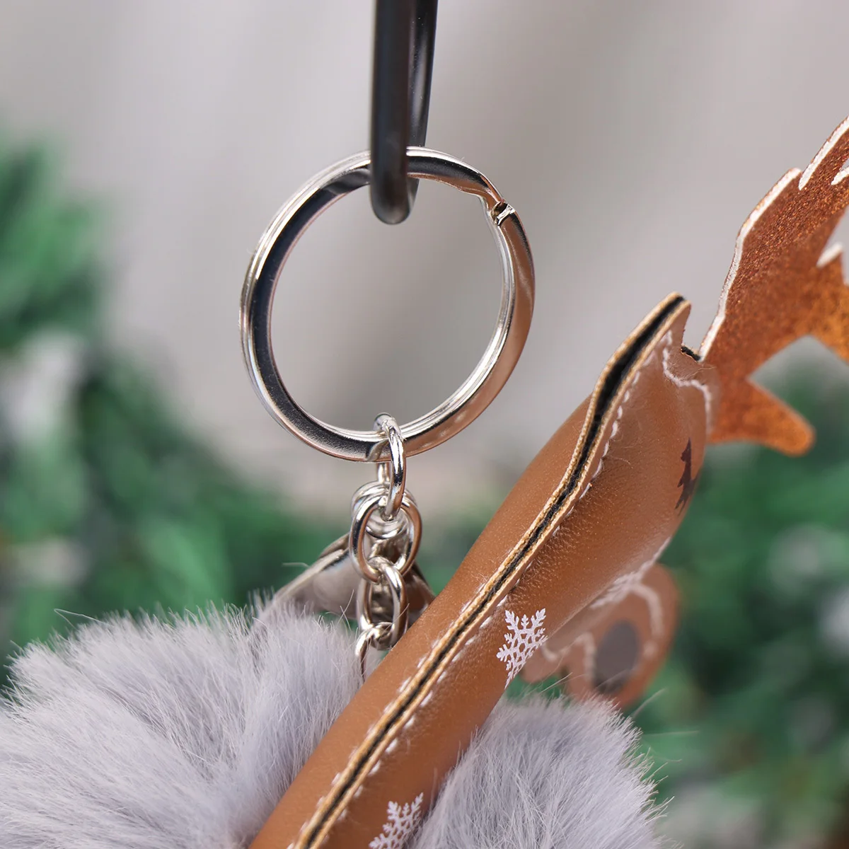 Porte-clés de Noël en forme d'élis gris clair, adorable pendentif à suspendre pour sac à main, décoration pour clés de voiture, téléphone portable, idée cadeau DIY pour Noël