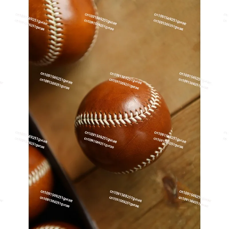 اليدوية جلد البقر الصلبة البيسبول المستوردة الطبقة الأولى الخضار المدبوغة جلد البقر اليد خياطة جمع اللعب هدية حلية