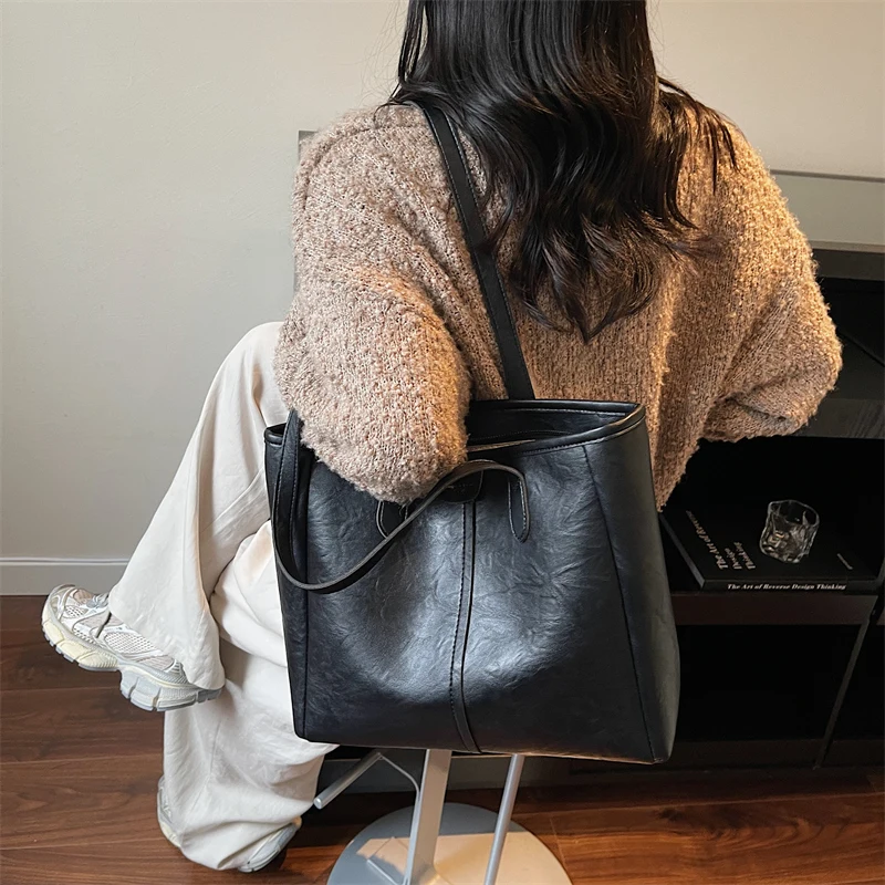 

Elegant Ladies Shoulder Bag Genuine Leather Handbag Tote Style Luxury Brand With Adjustable Handle