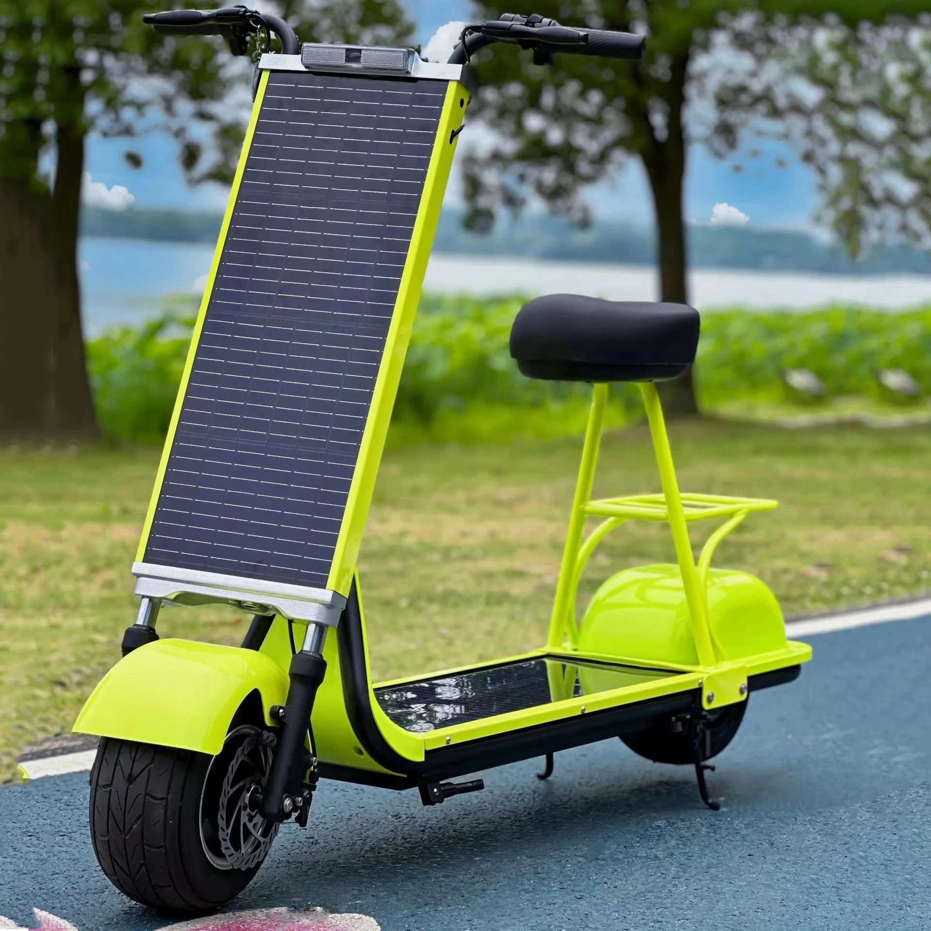 Intelligent Electric Folding Solar Scooter Energy Saving Long Endurance IP65 Environmentally  Scooter