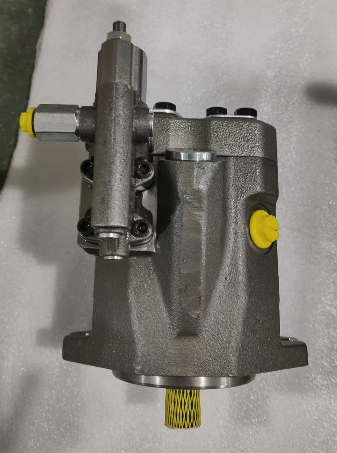 Pompa Piston Aksial Seri A10FM R902490715 A10FM58 /52R-VCC10N002 Pompa Piston Hidrolik A10FM37/52W-VCC10N000D