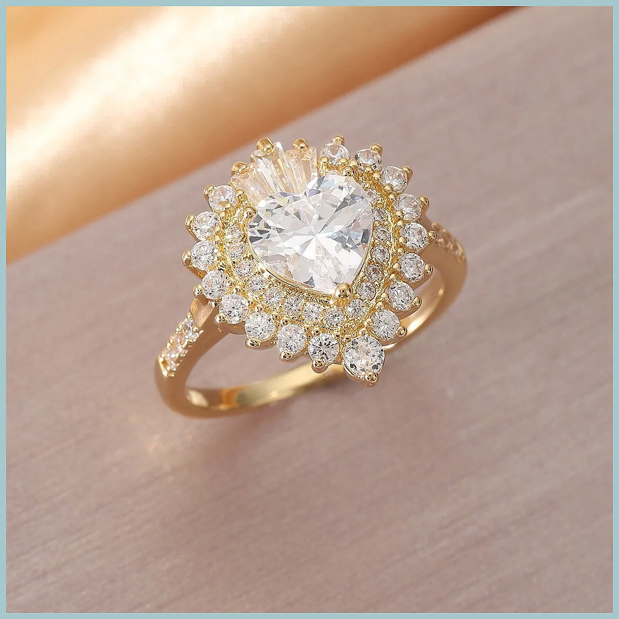 Fashionable Heart Zircon Ring, Luxury Minimalist Design for Couples, Hot Sale Stackable Ring