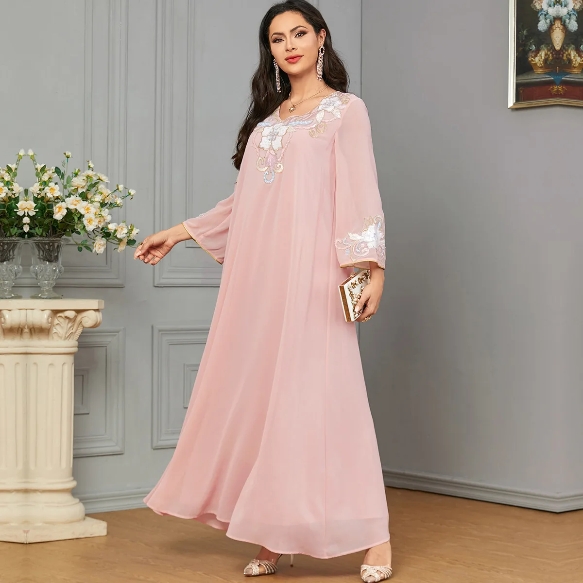 Fashion Mulsim Woman Long Dresses V-Neck Appliques A-Line Loose Elegant Casual Dubai Moroccan Abayas Jalabiya 2024