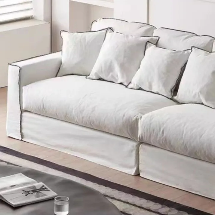 Sofá simples medieval para três pessoas